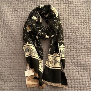 NWT Black Floral Patterned Blanket Scarf